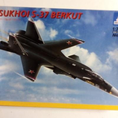 Sukhoi su-37 Italeri, plastique 10 €